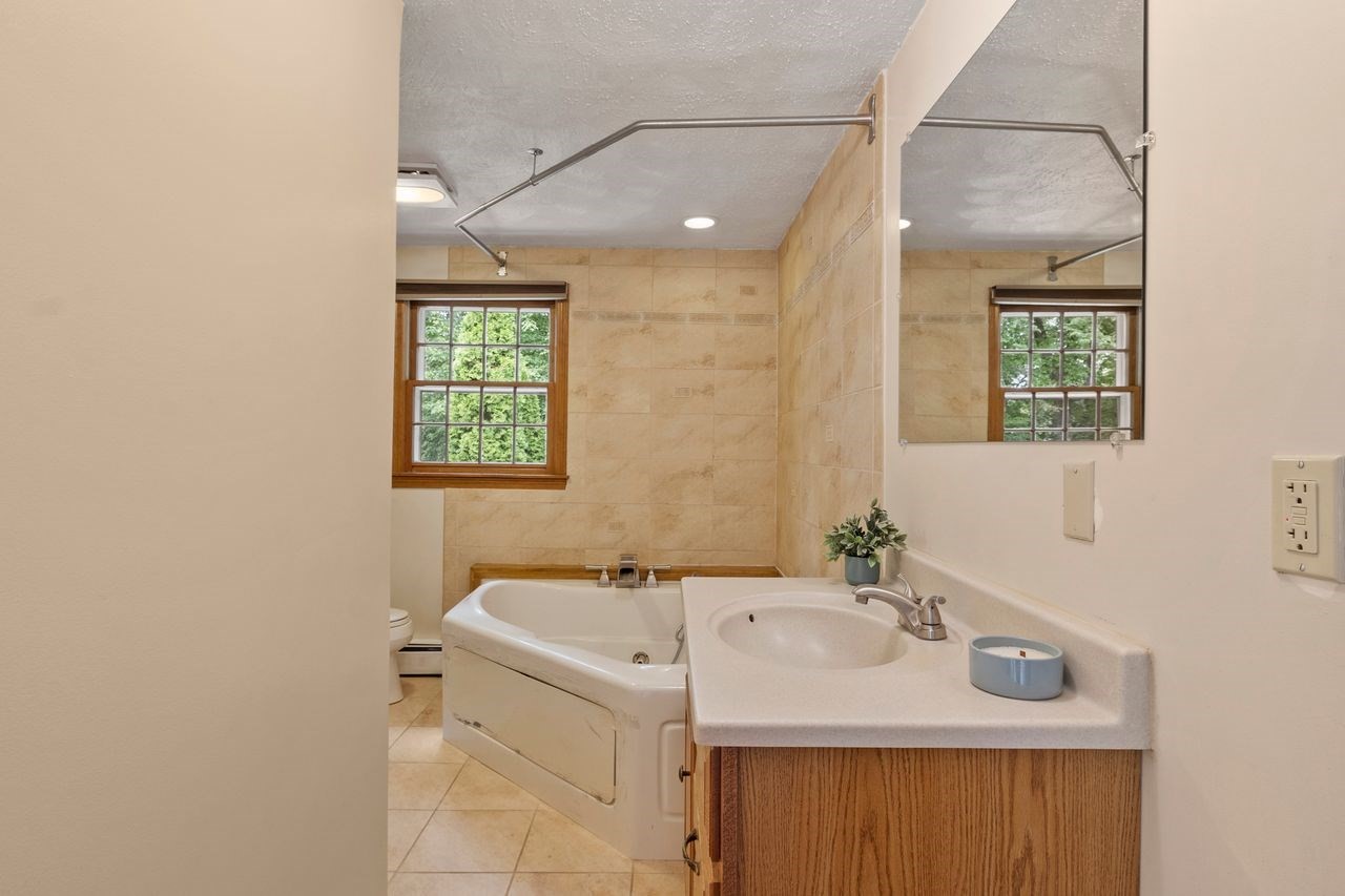 4 Apple Tree Ln Property Photo 15