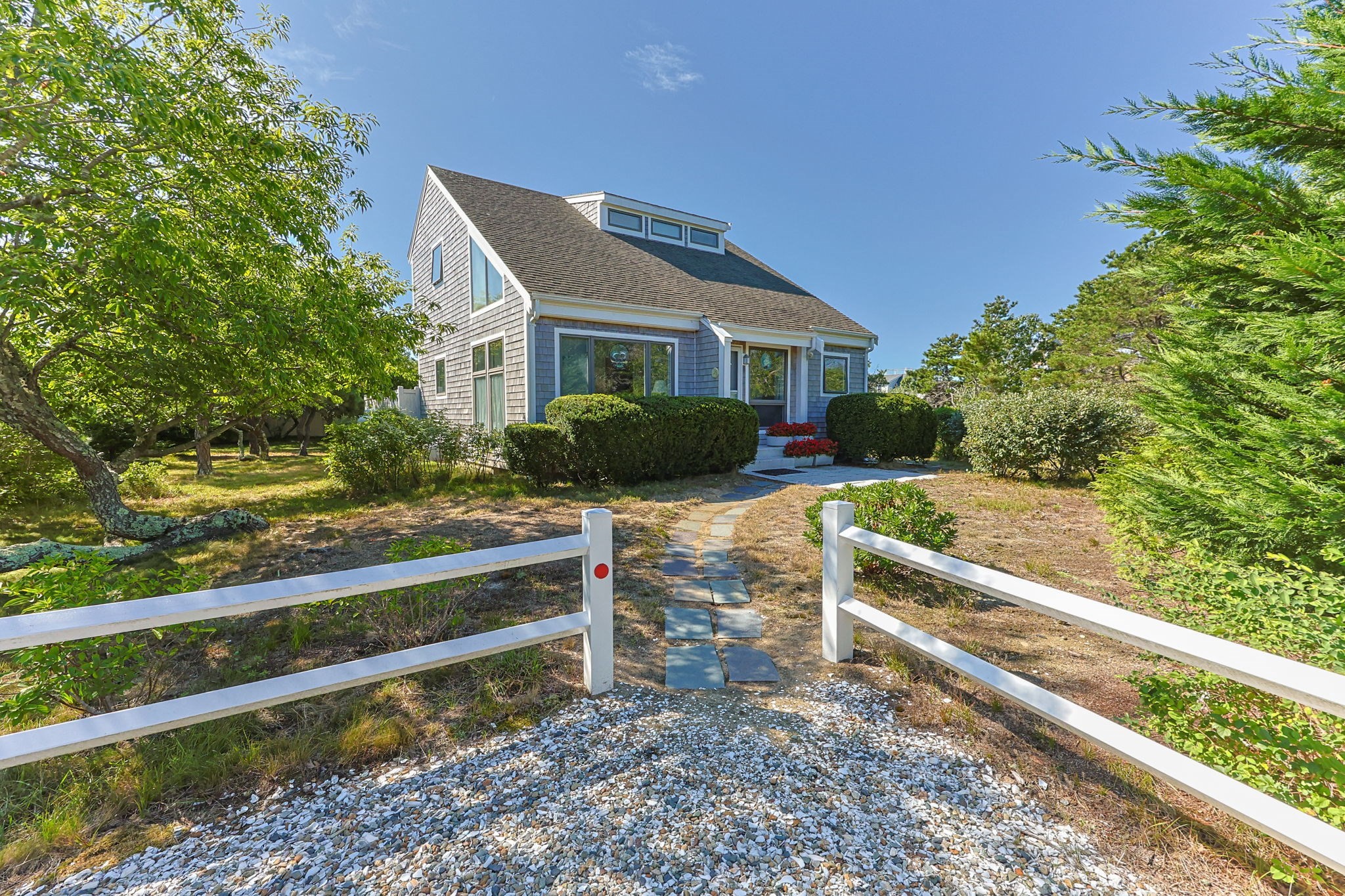 10 Windigo Ln Property Photo 1