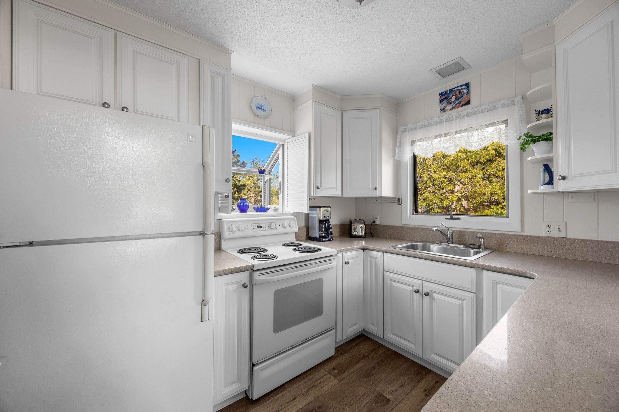 10 Windigo Ln Property Photo 12