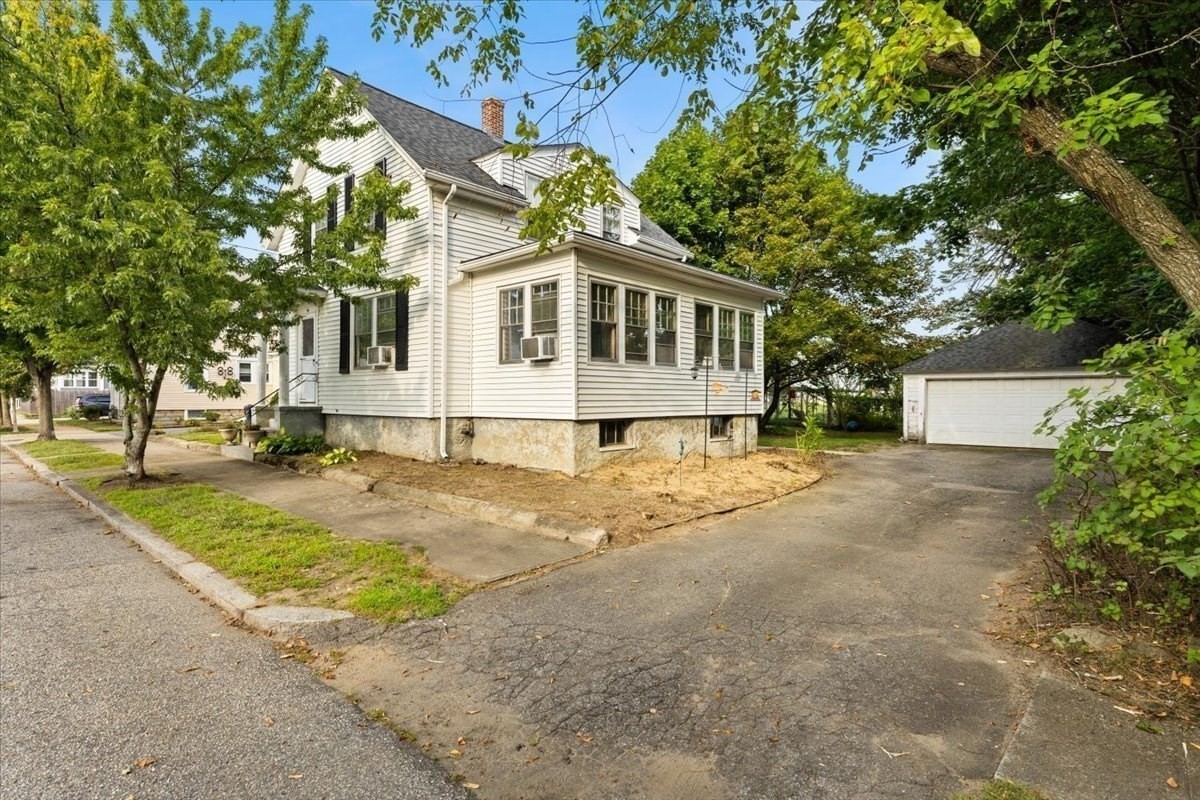 94 Stamford Ave Property Photo 2
