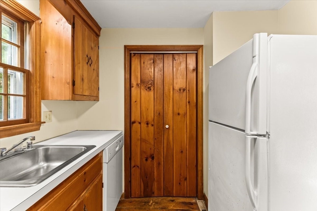 9 East Harbor Drive Property Photo 15