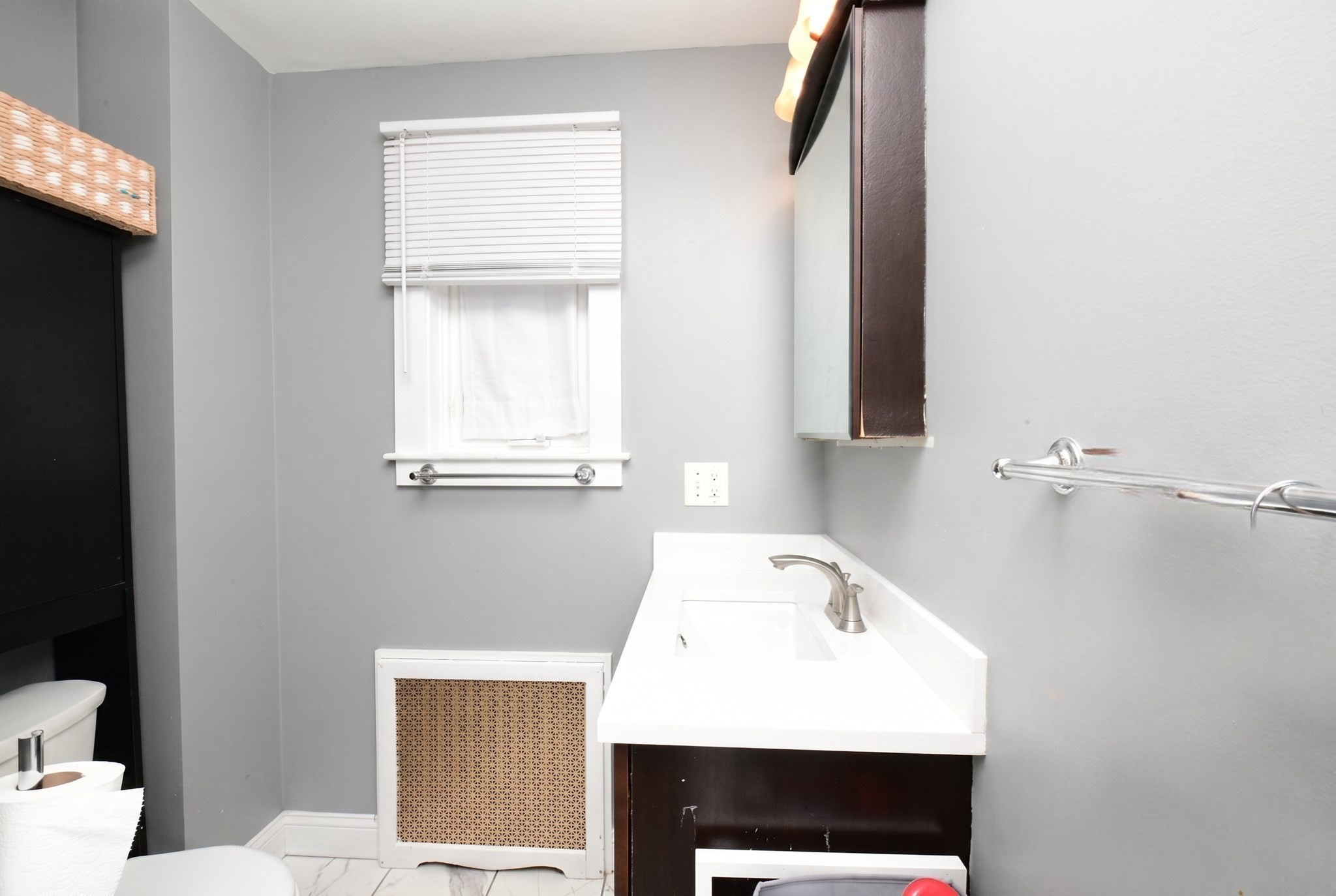 43 Alden St Property Photo 11