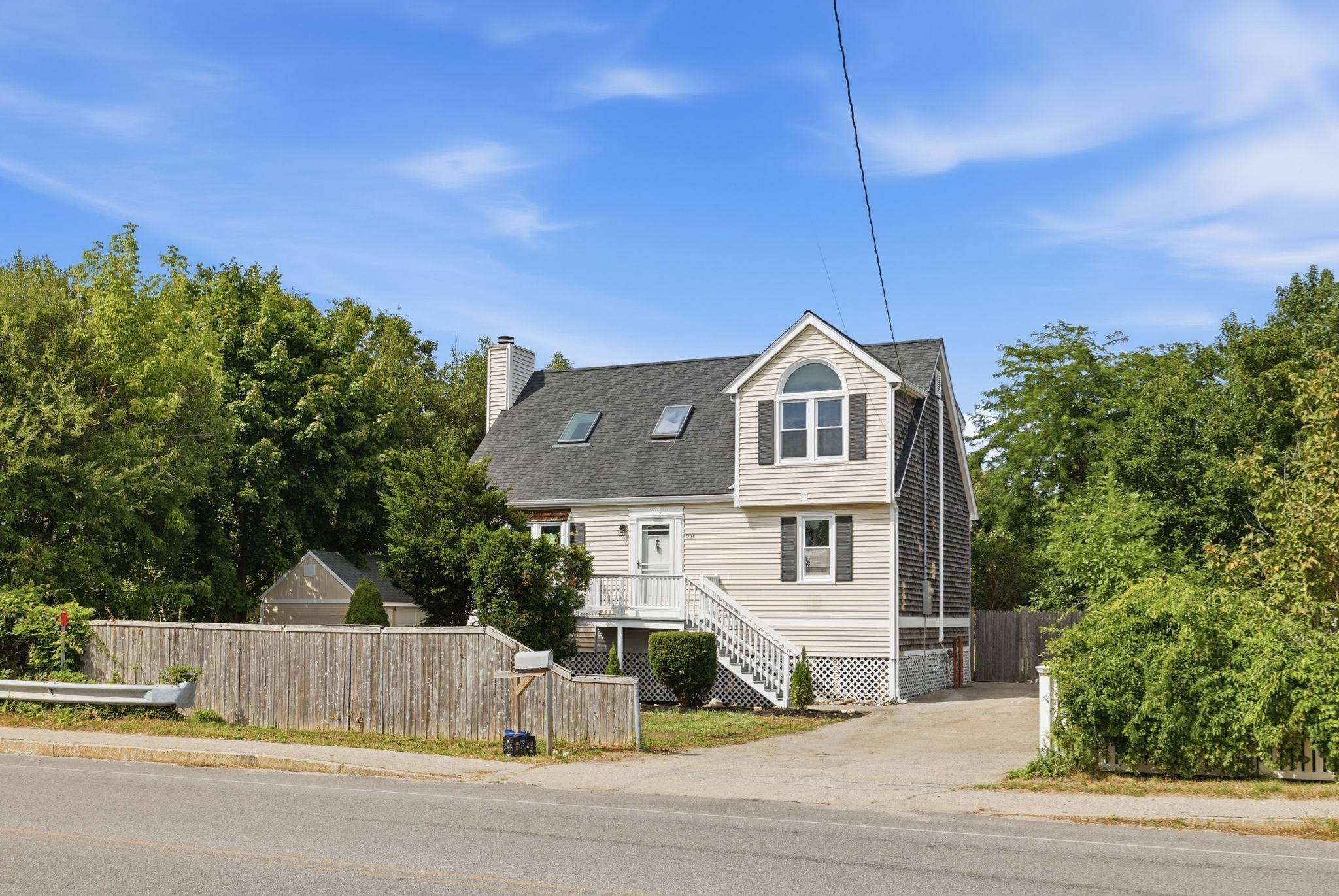938 Ocean St Property Photo 24