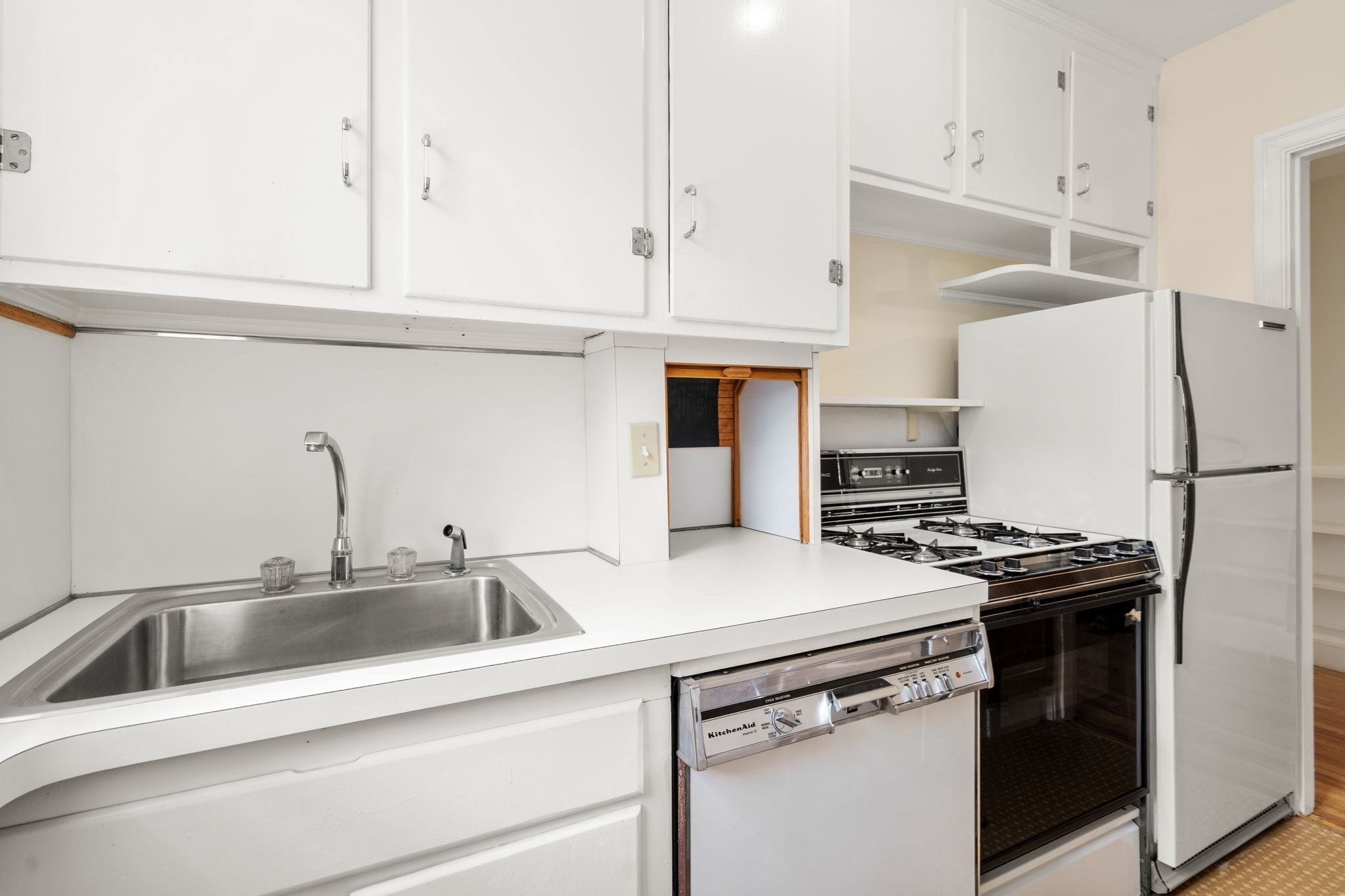 12 Kilsyth Terrace # 33 Property Photo 6