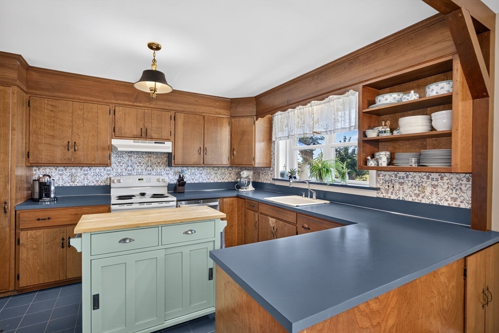 21 Ruggles Property Photo 27