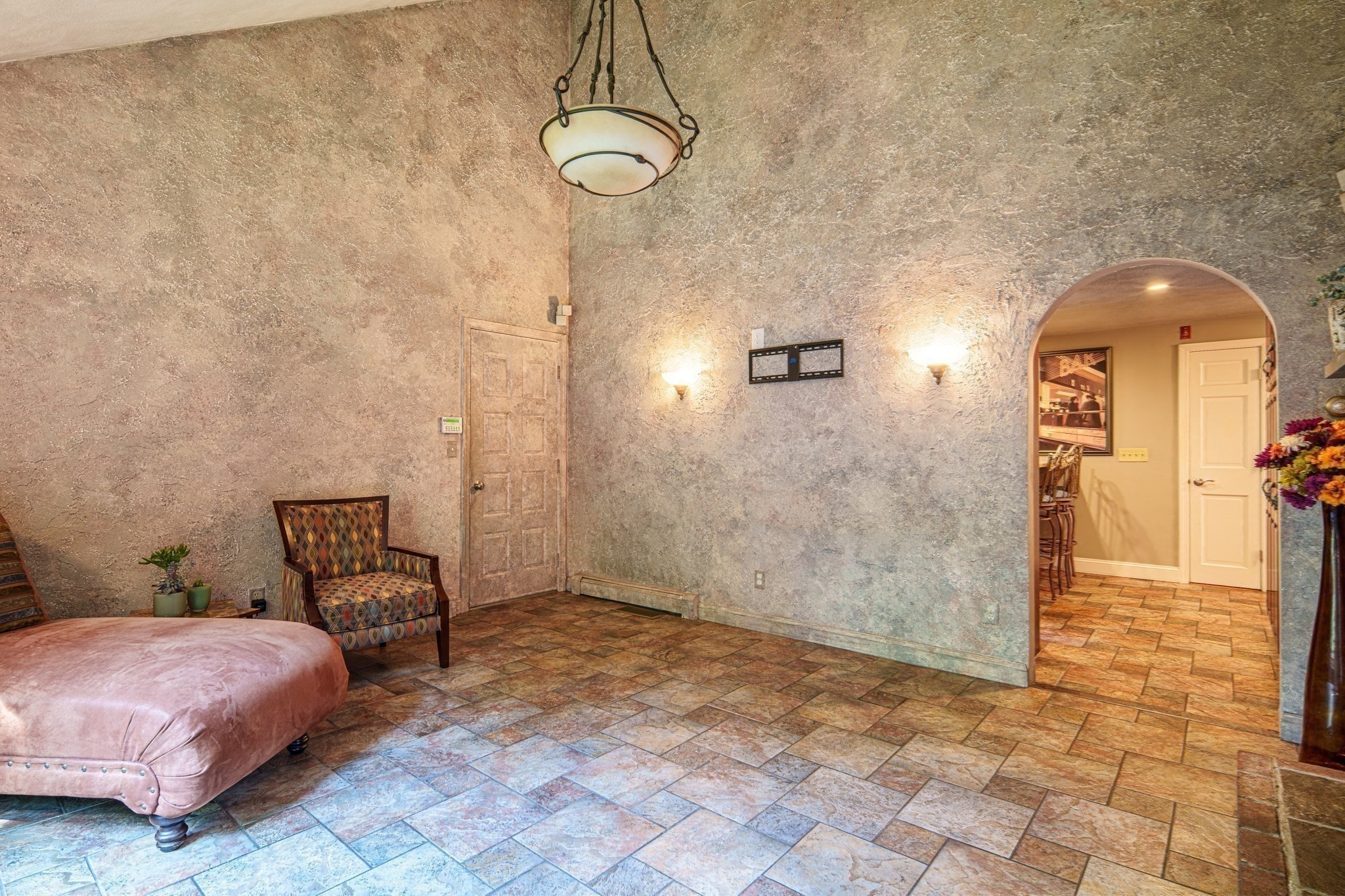 12 Clarridge Circle Property Photo 17
