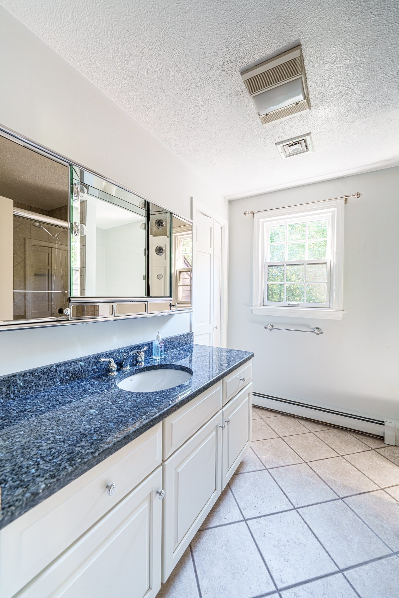 12 Clarridge Circle Property Photo 24
