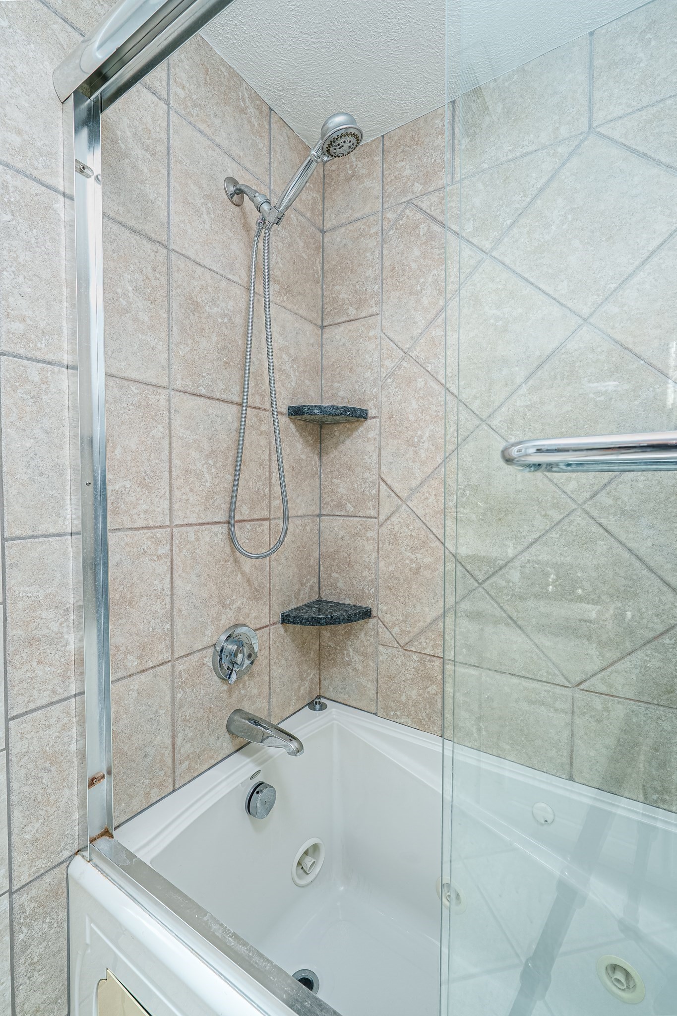 12 Clarridge Circle Property Photo 25