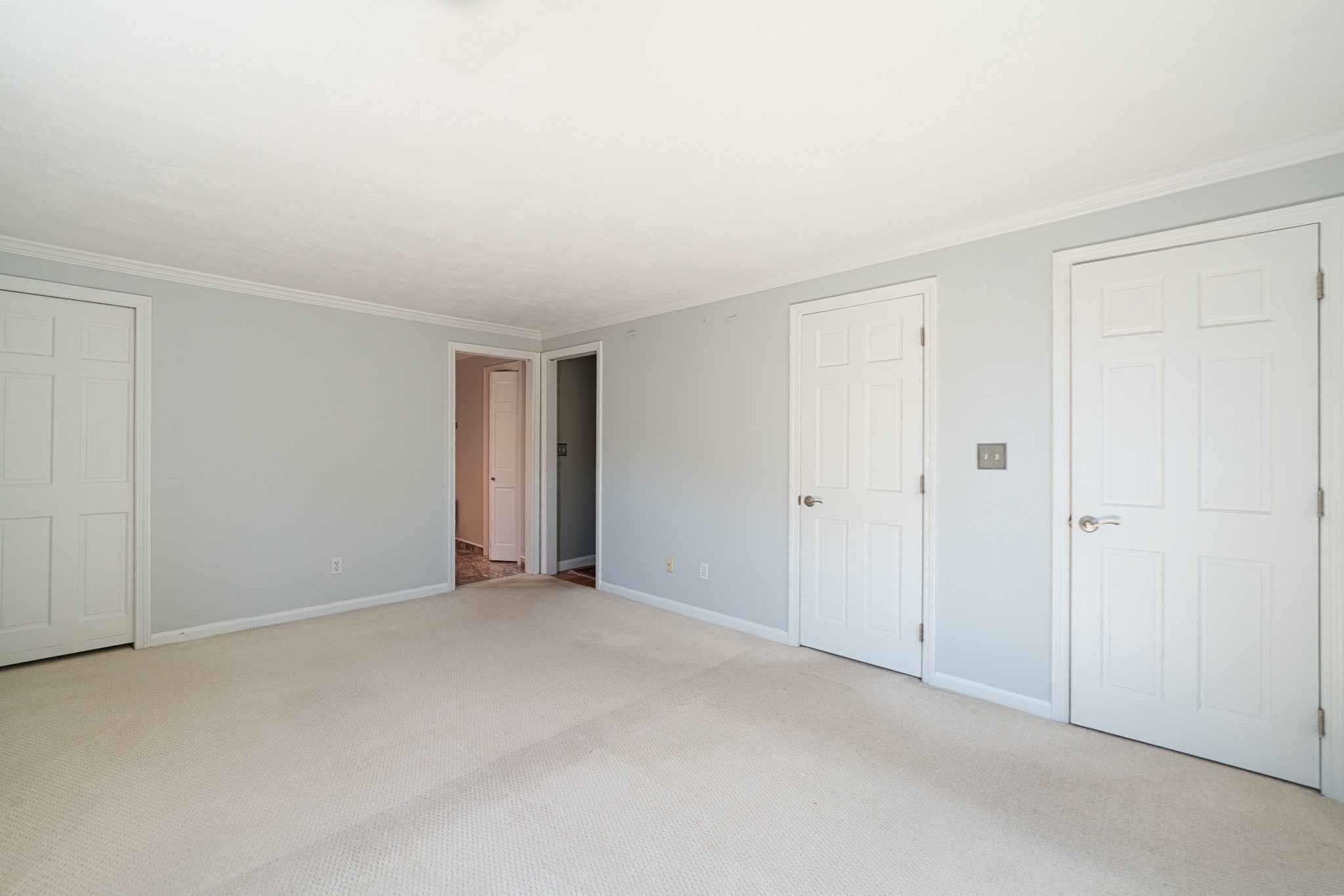 12 Clarridge Circle Property Photo 27