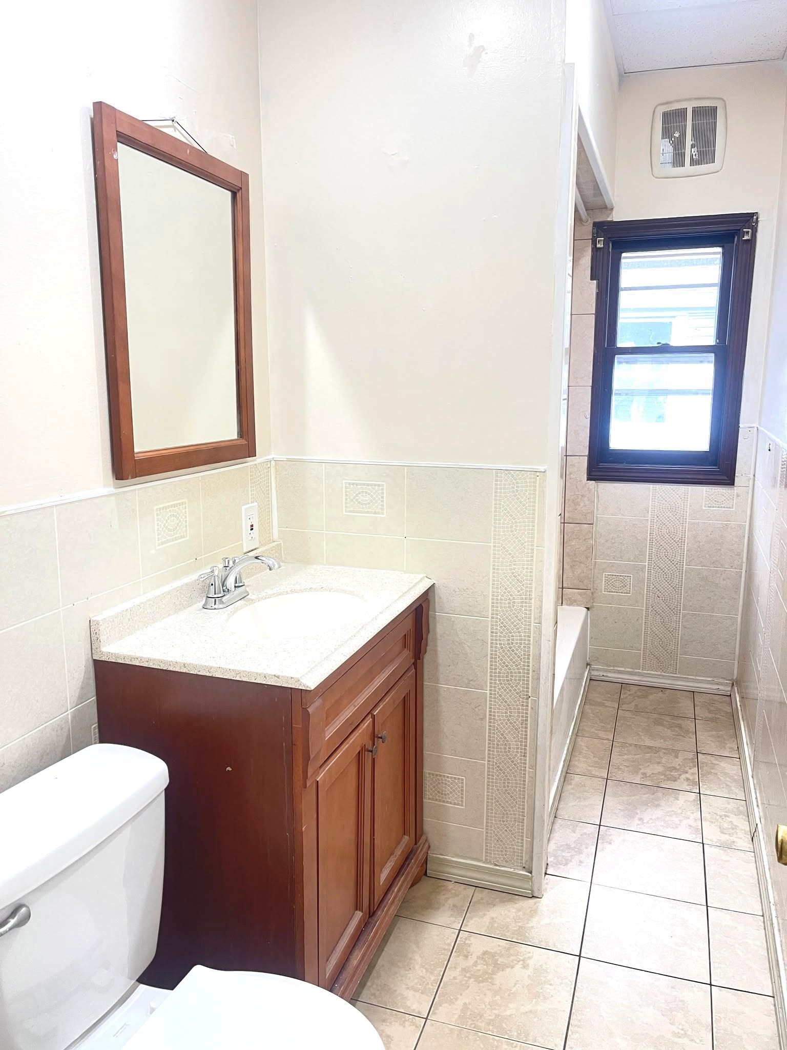 1254 Worcester St # 2 Property Photo 9