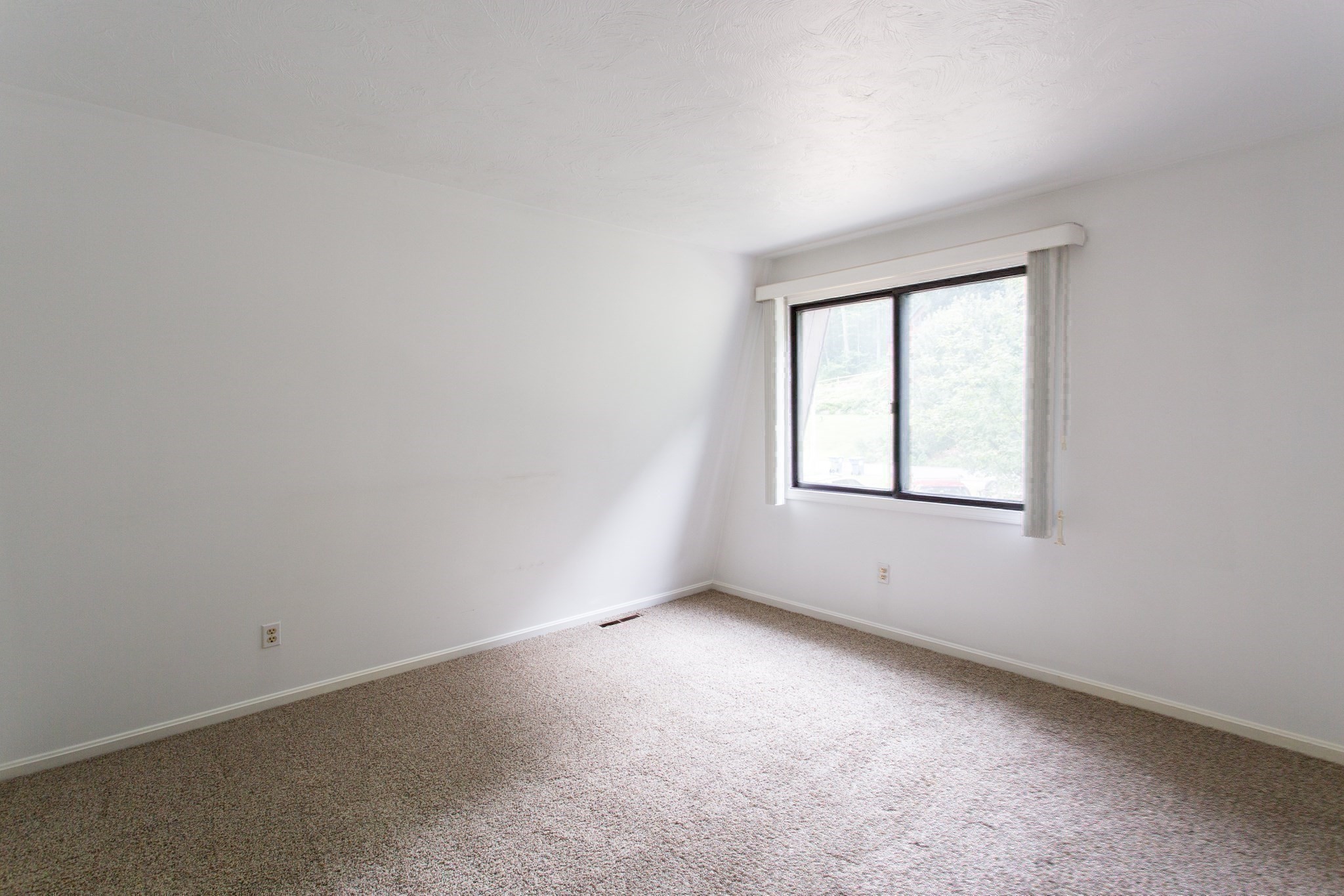 21-22 Beach Drive Property Photo 16