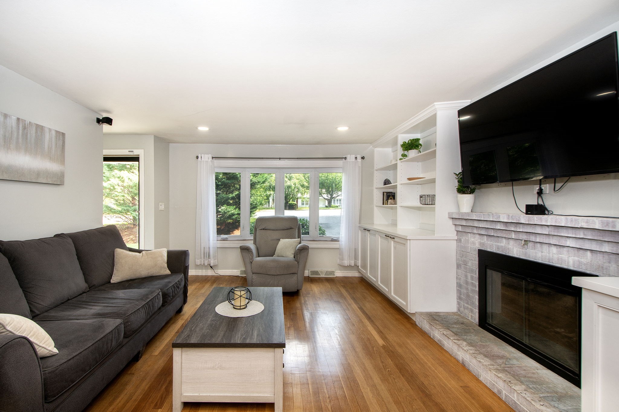 504 Page Street Property Photo 4