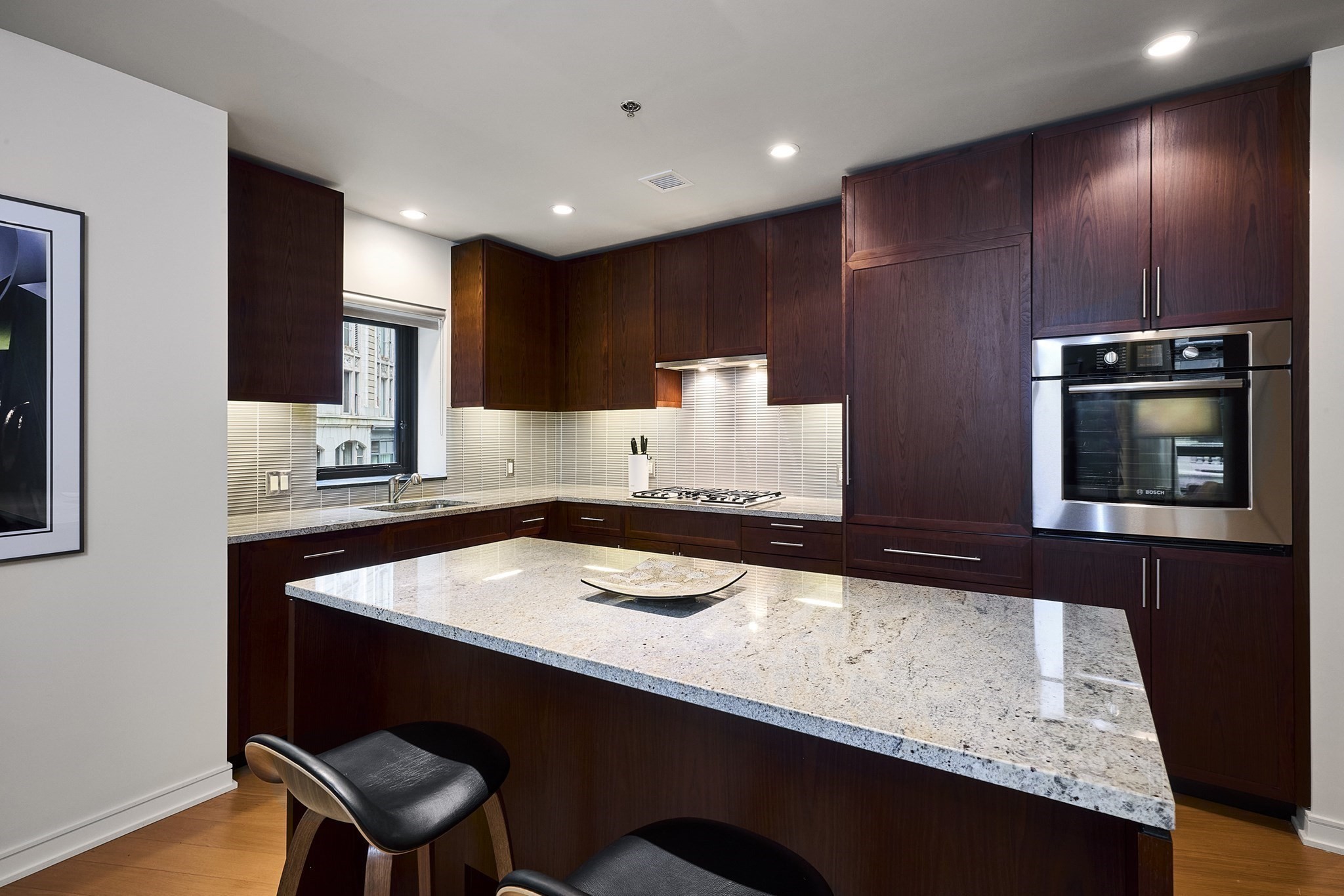 580 Washington St # 302 Property Photo 10