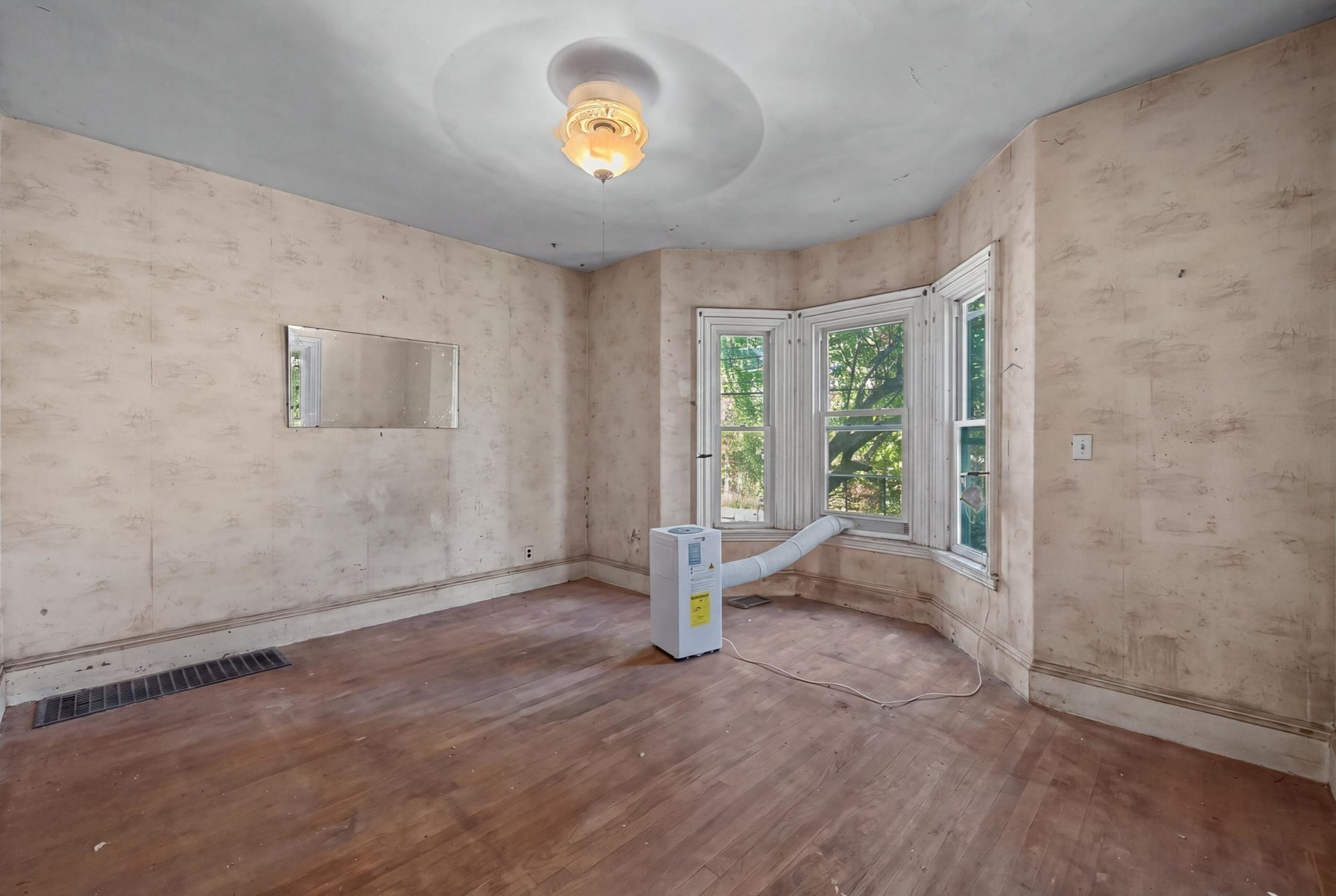 5 Westminster St Property Photo 7