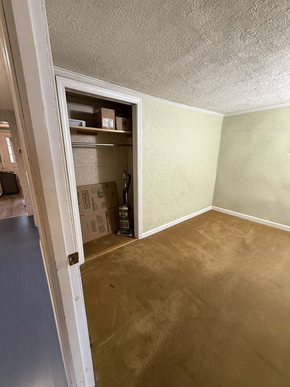 21 Freeman Ave Property Photo 23