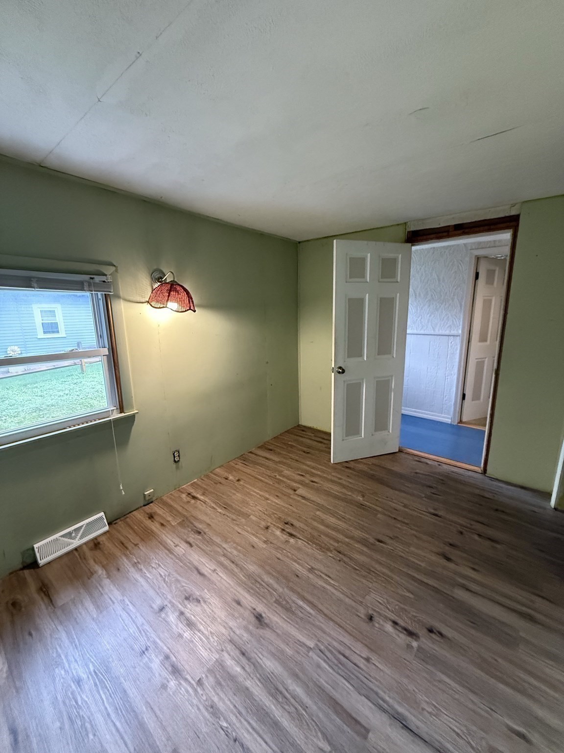 21 Freeman Ave Property Photo 25