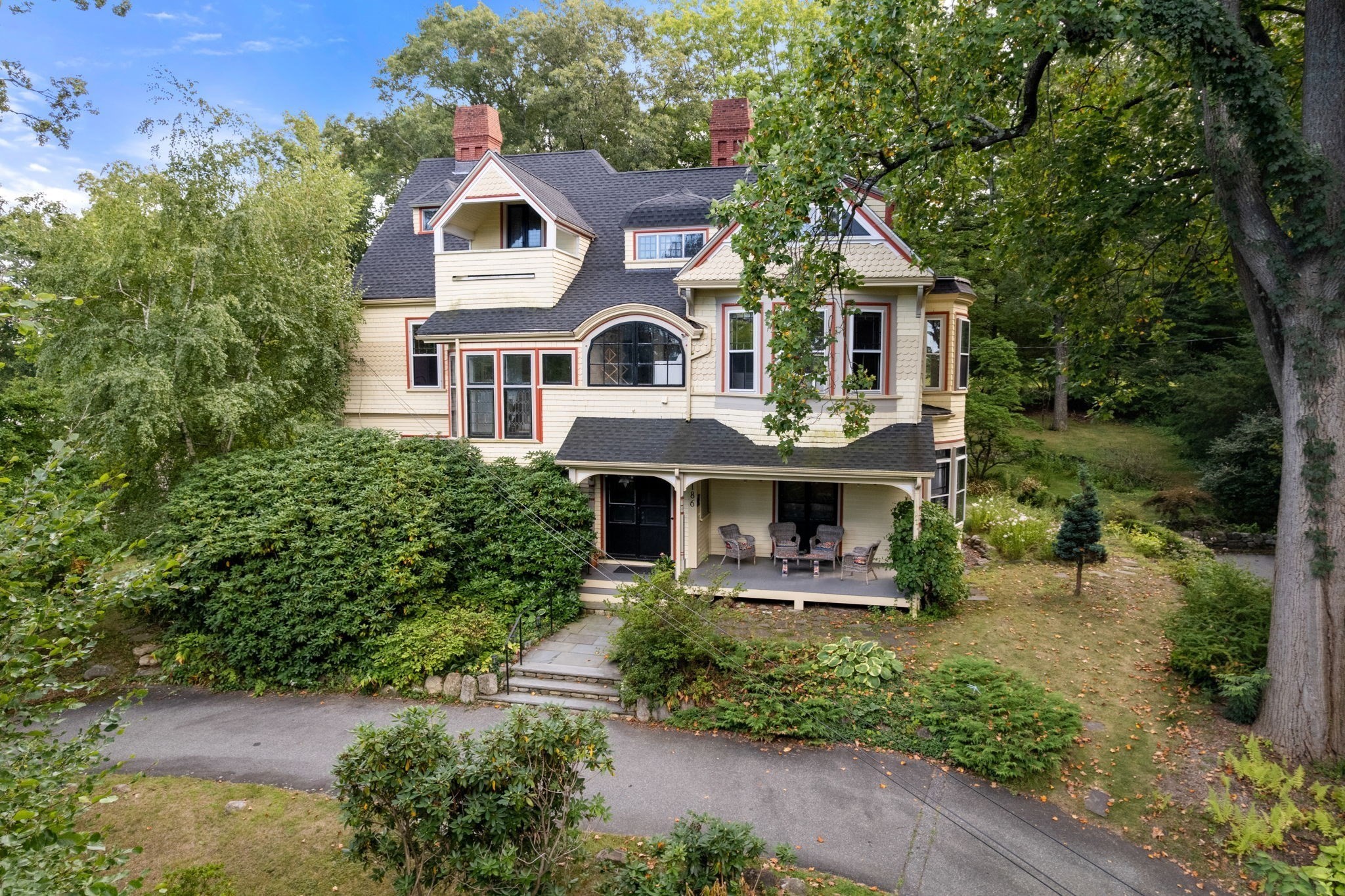 186 Highland Ave Property Photo 1