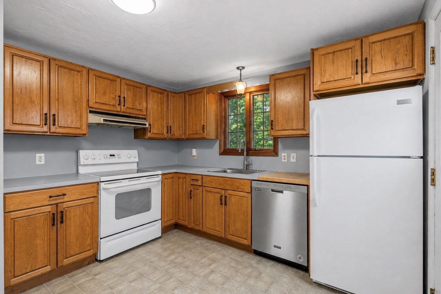 37 Watson St. Property Photo 9