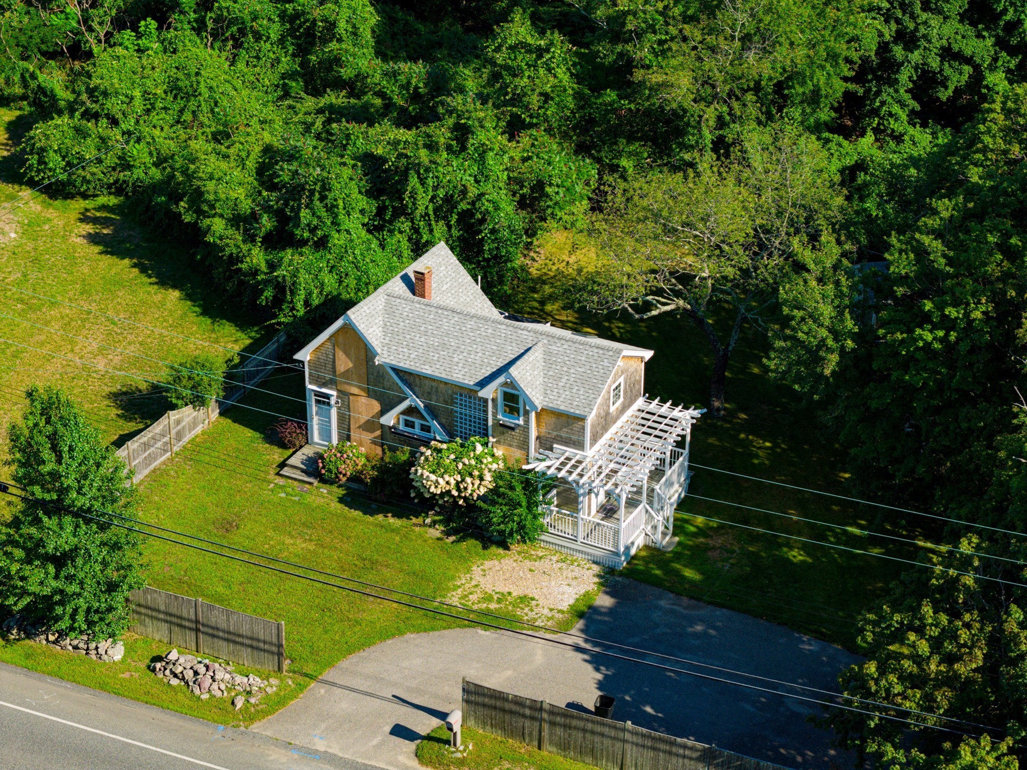 991 Ocean St Property Photo 3