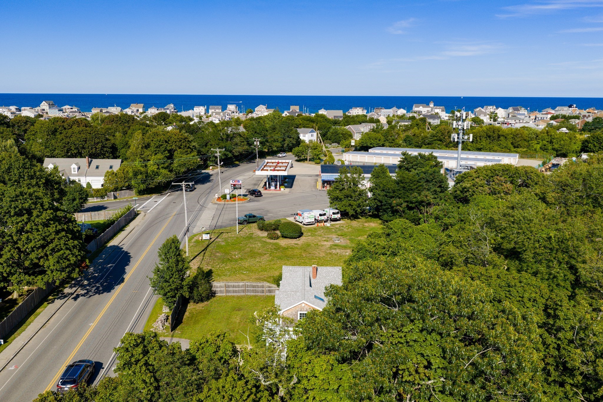 991 Ocean St Property Photo 4