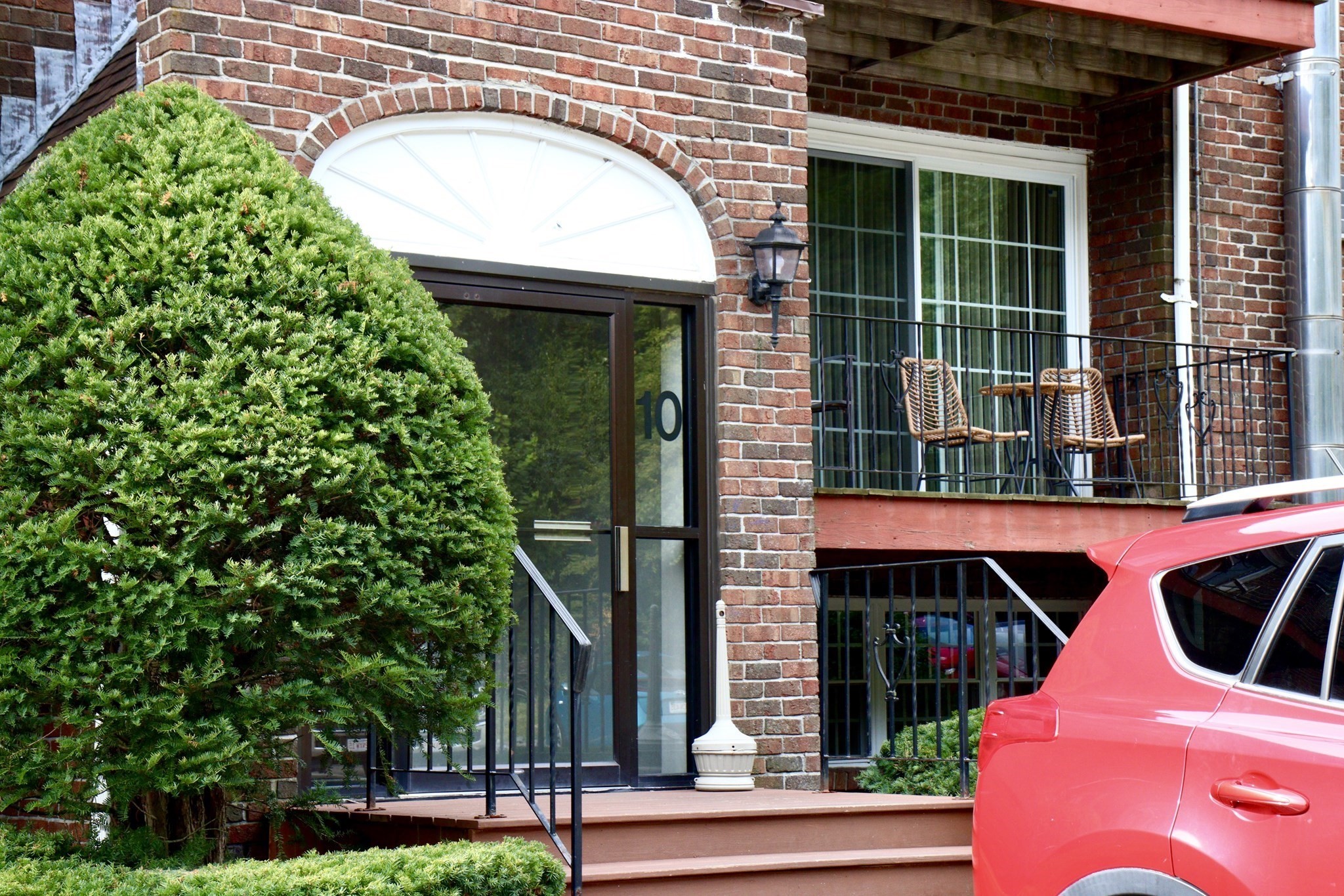 10 Williamsburg Ct # 3 Property Photo 2
