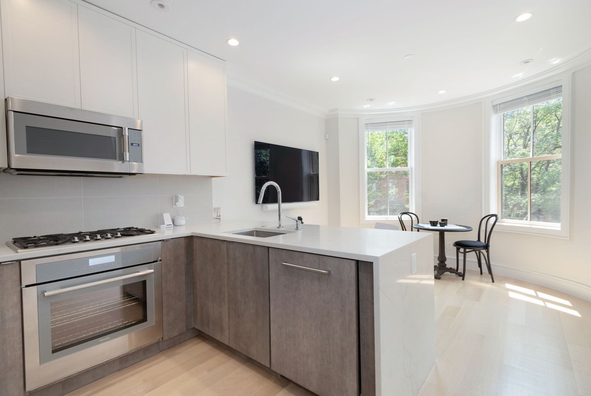 53 Rutland Sq # 2 Property Photo 3