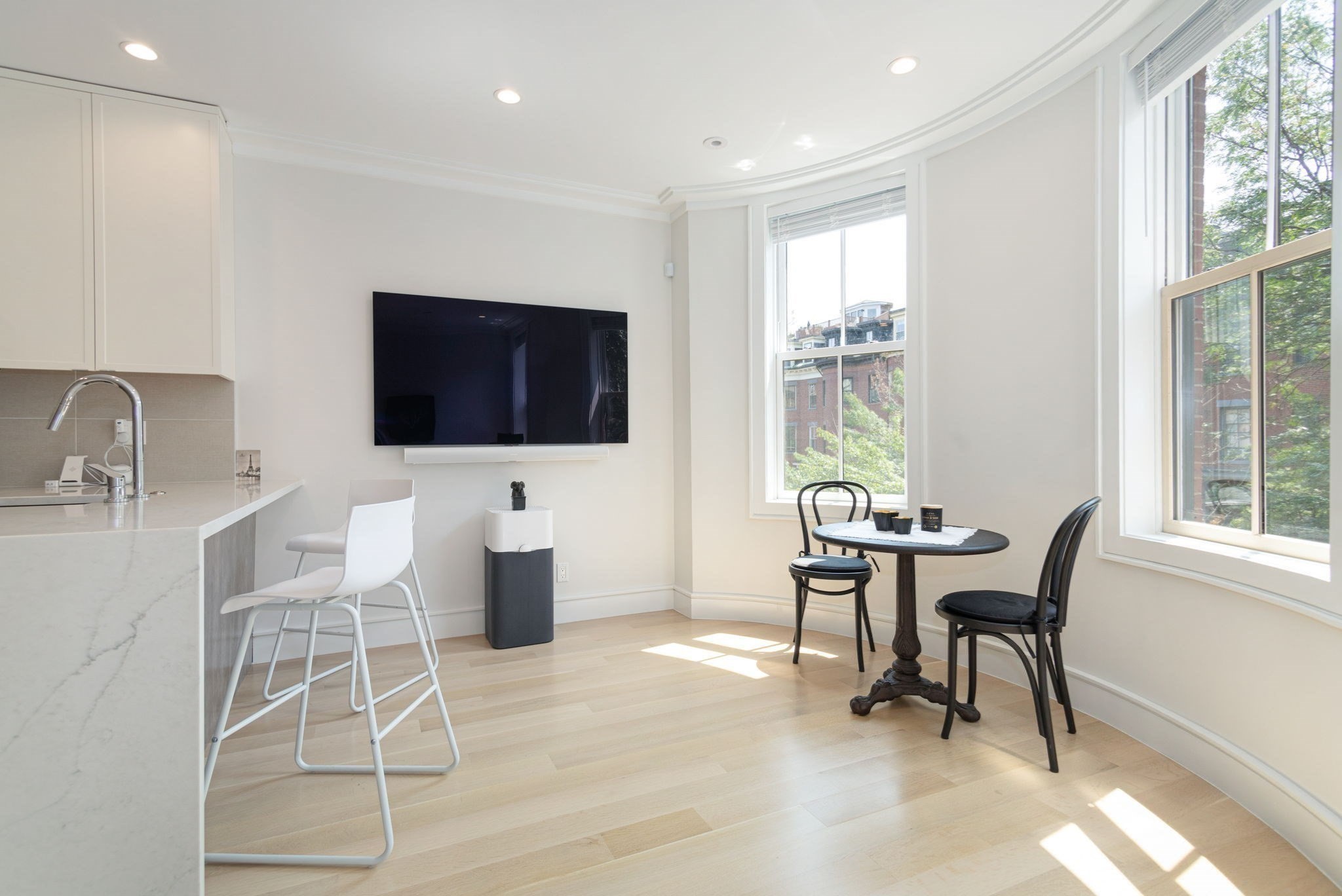 53 Rutland Sq # 2 Property Photo 4