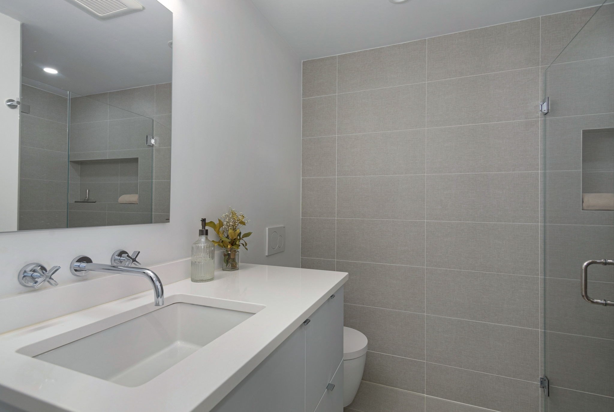 53 Rutland Sq # 2 Property Photo 7