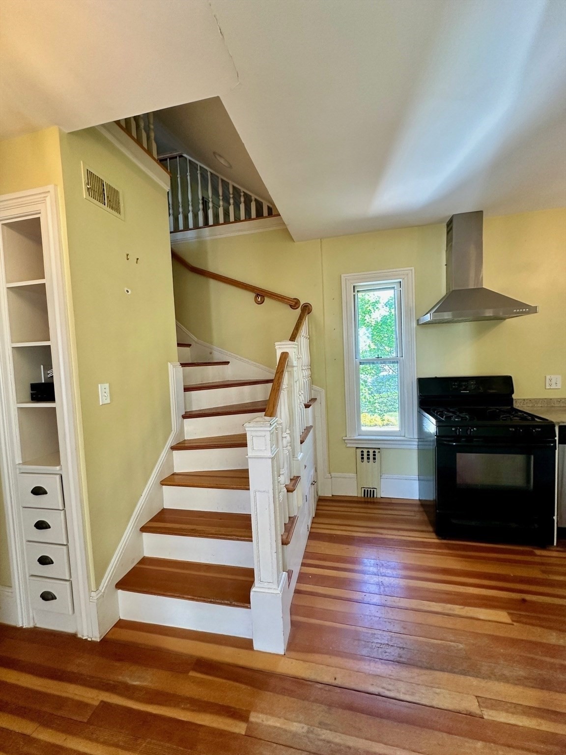 984 Chestnut St # 2 Property Photo 8