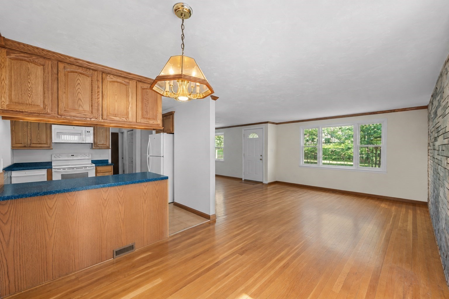 16 Mars Dr Property Photo 4