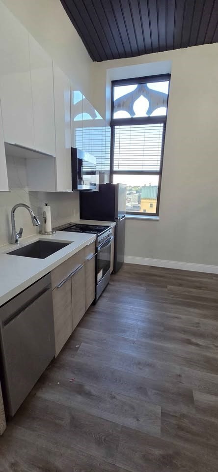 13 Sudbury St # 406 Property Photo 8