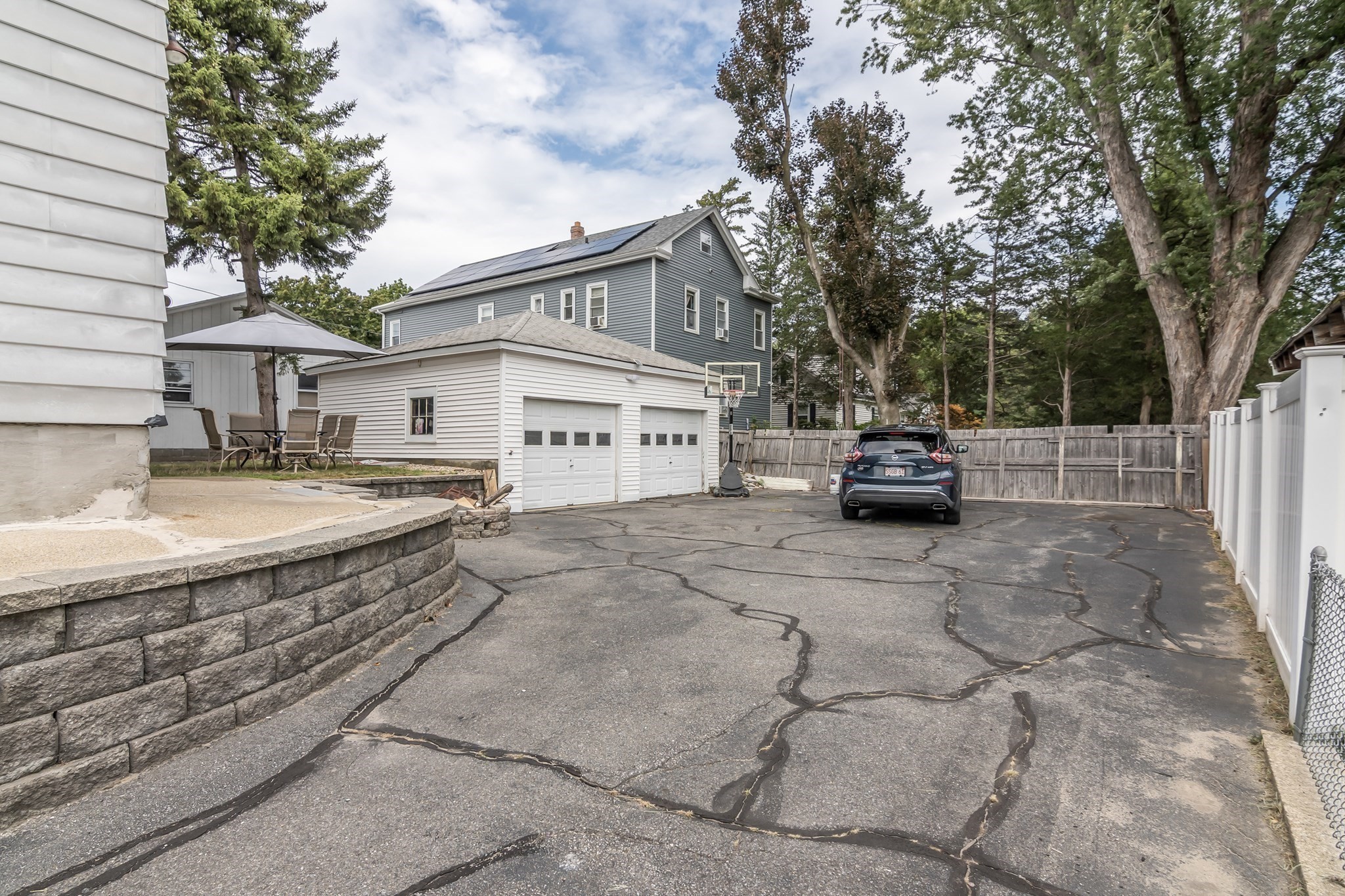 277 Cumberland Rd Property Photo 3