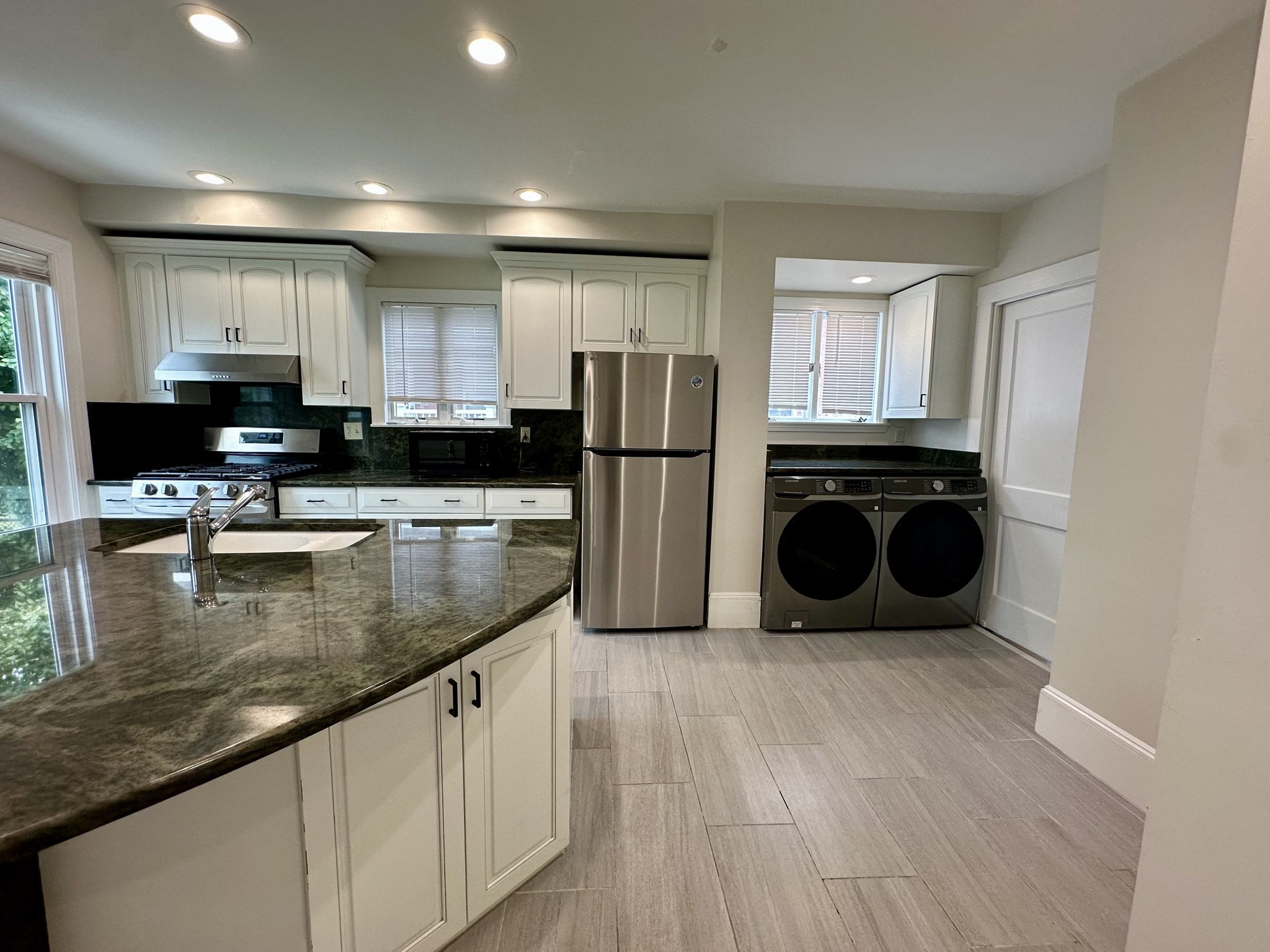 118 Ash St Property Photo 1