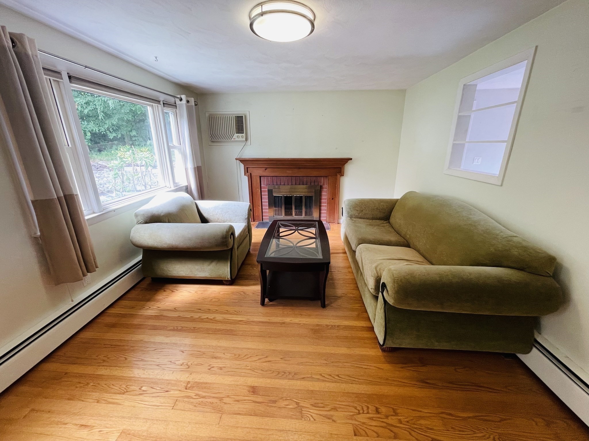 192 Grandview Ave Property Photo 4