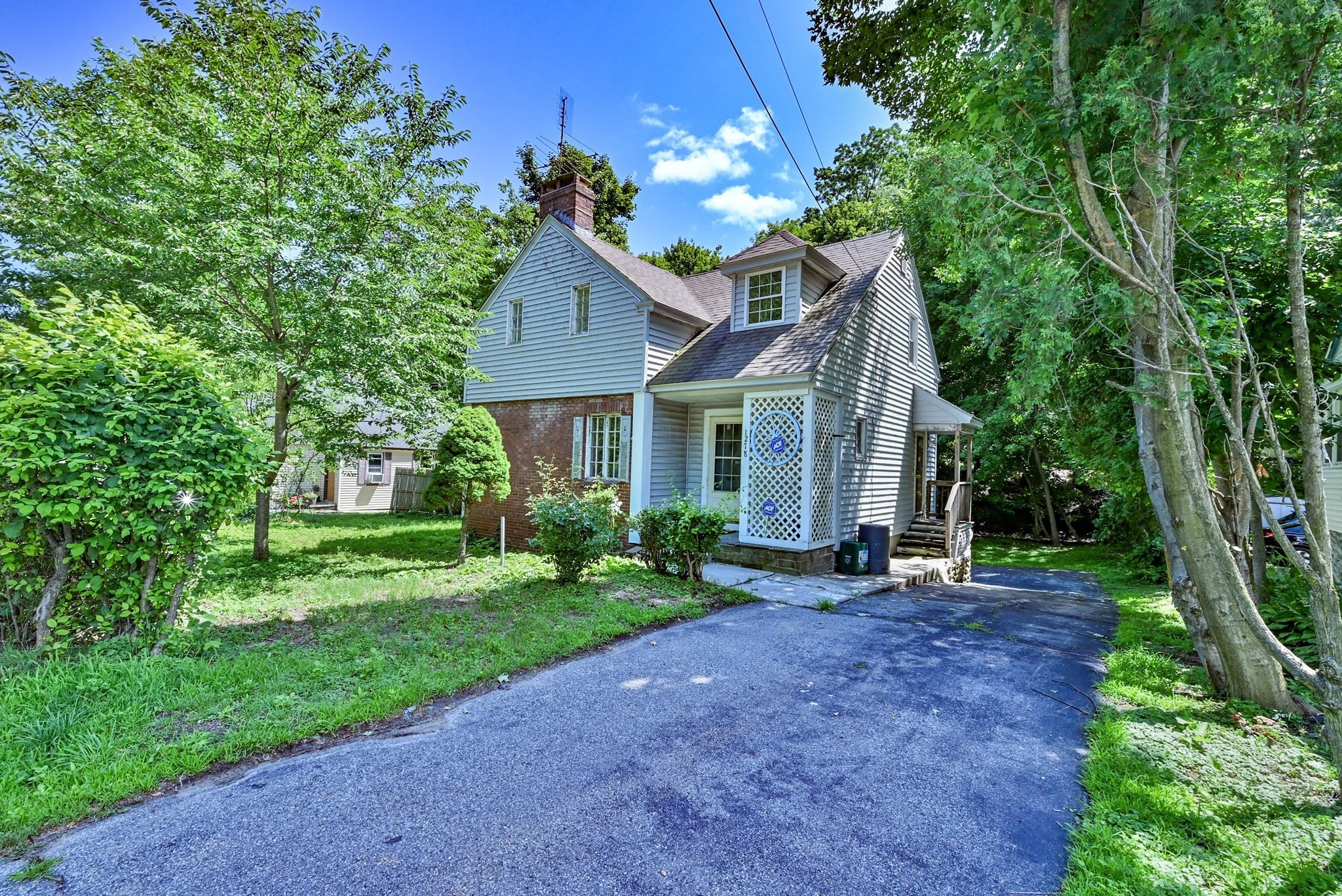 1278 Pleasant St Property Photo 1