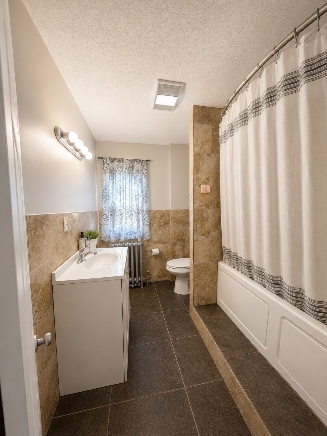 61 Austin St Property Photo 12