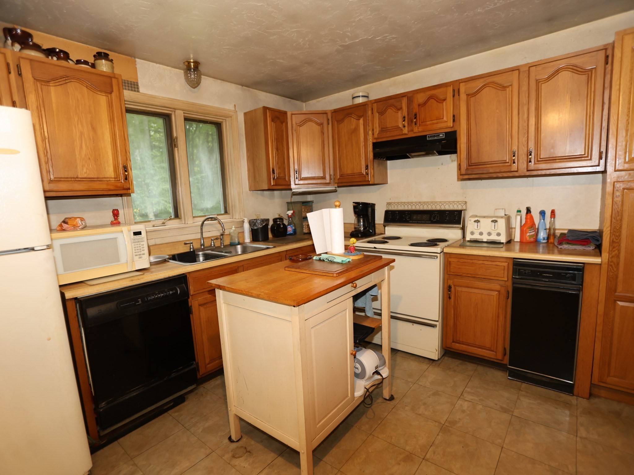 94 Long Hill Rd Property Photo 5