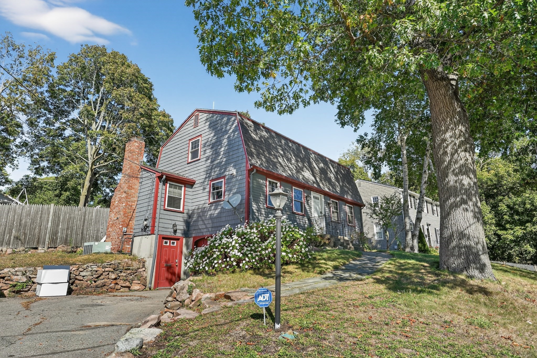 116 Gordon Rd Property Photo 1