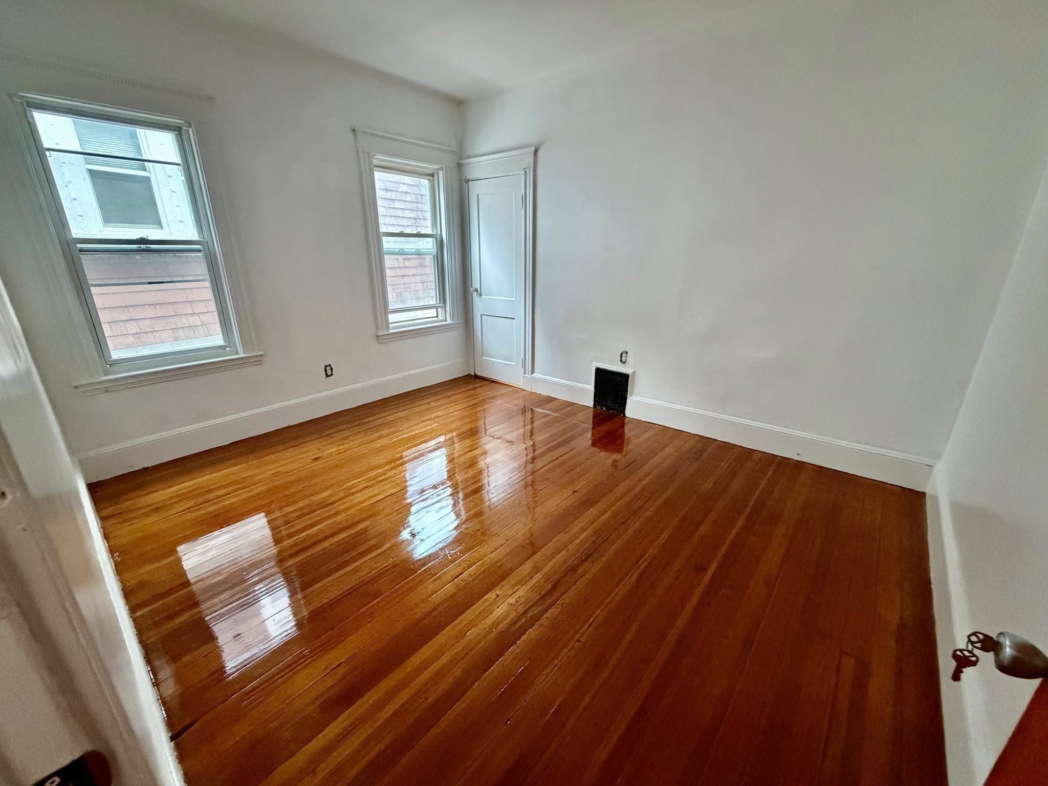 26 Walton St # 2 Property Photo 8