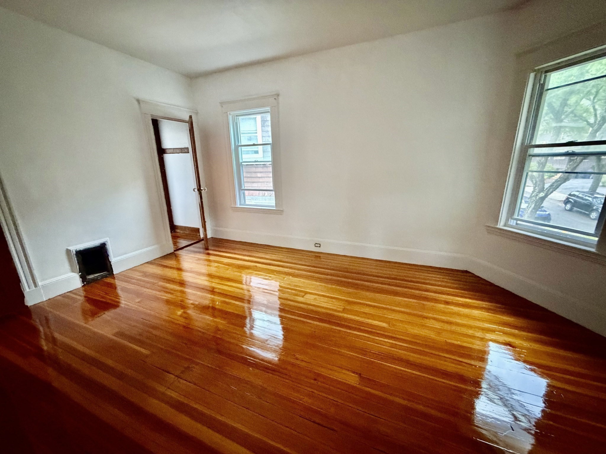 26 Walton St # 2 Property Photo 9