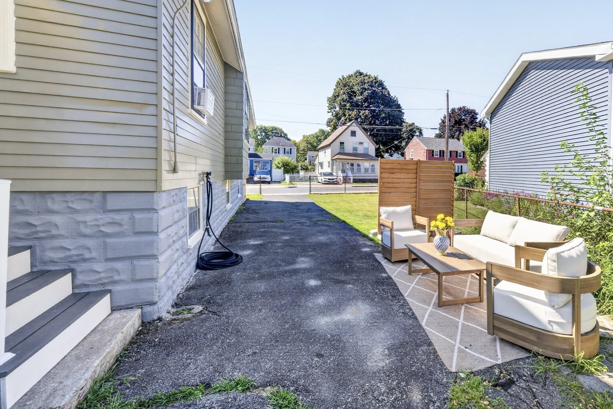 20 Huntley St Property Photo 36