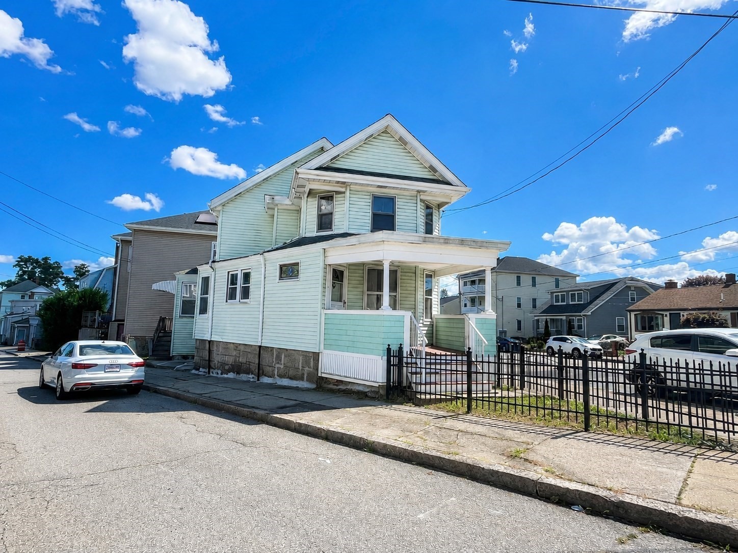 2018 Pleasant St Property Photo 1