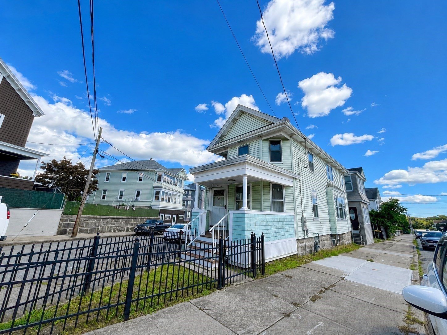 2018 Pleasant St Property Photo 2