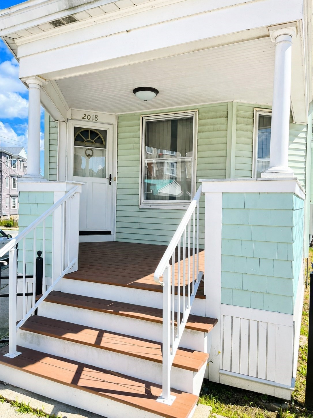 2018 Pleasant St Property Photo 3