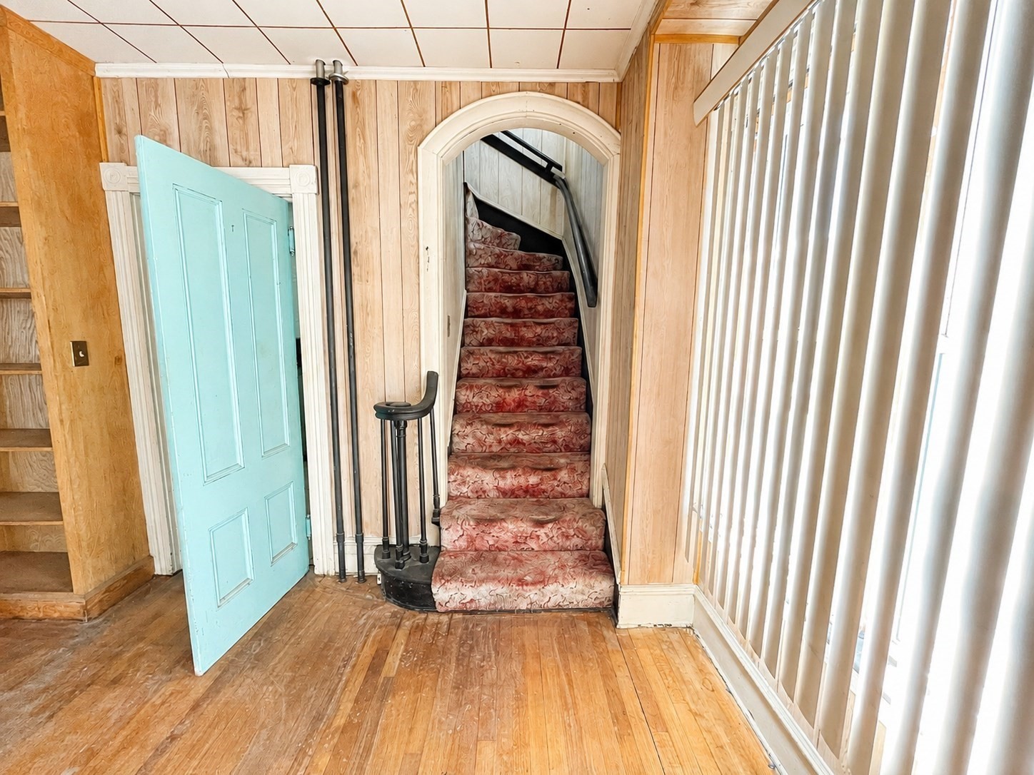 2018 Pleasant St Property Photo 7