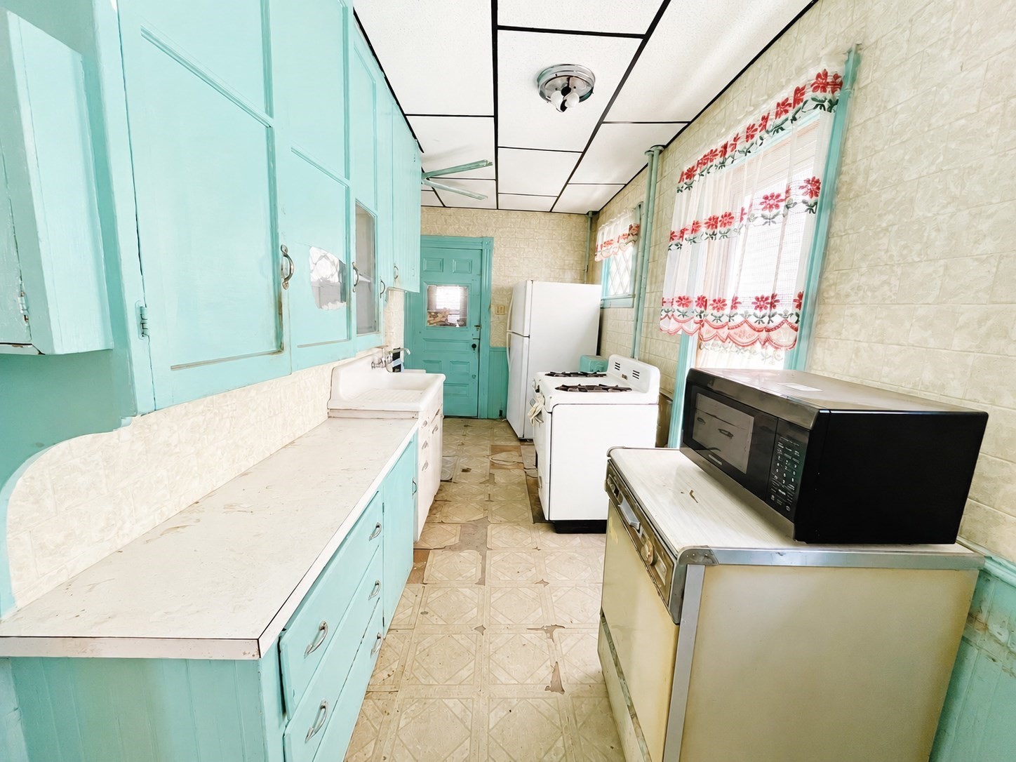 2018 Pleasant St Property Photo 10