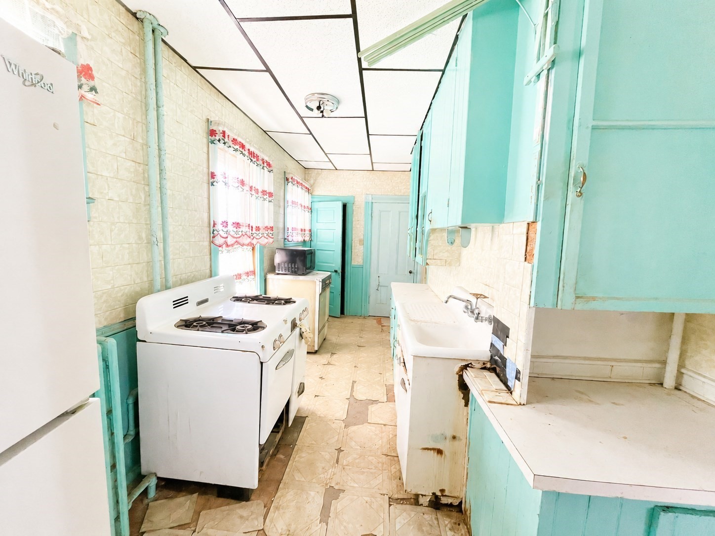 2018 Pleasant St Property Photo 12