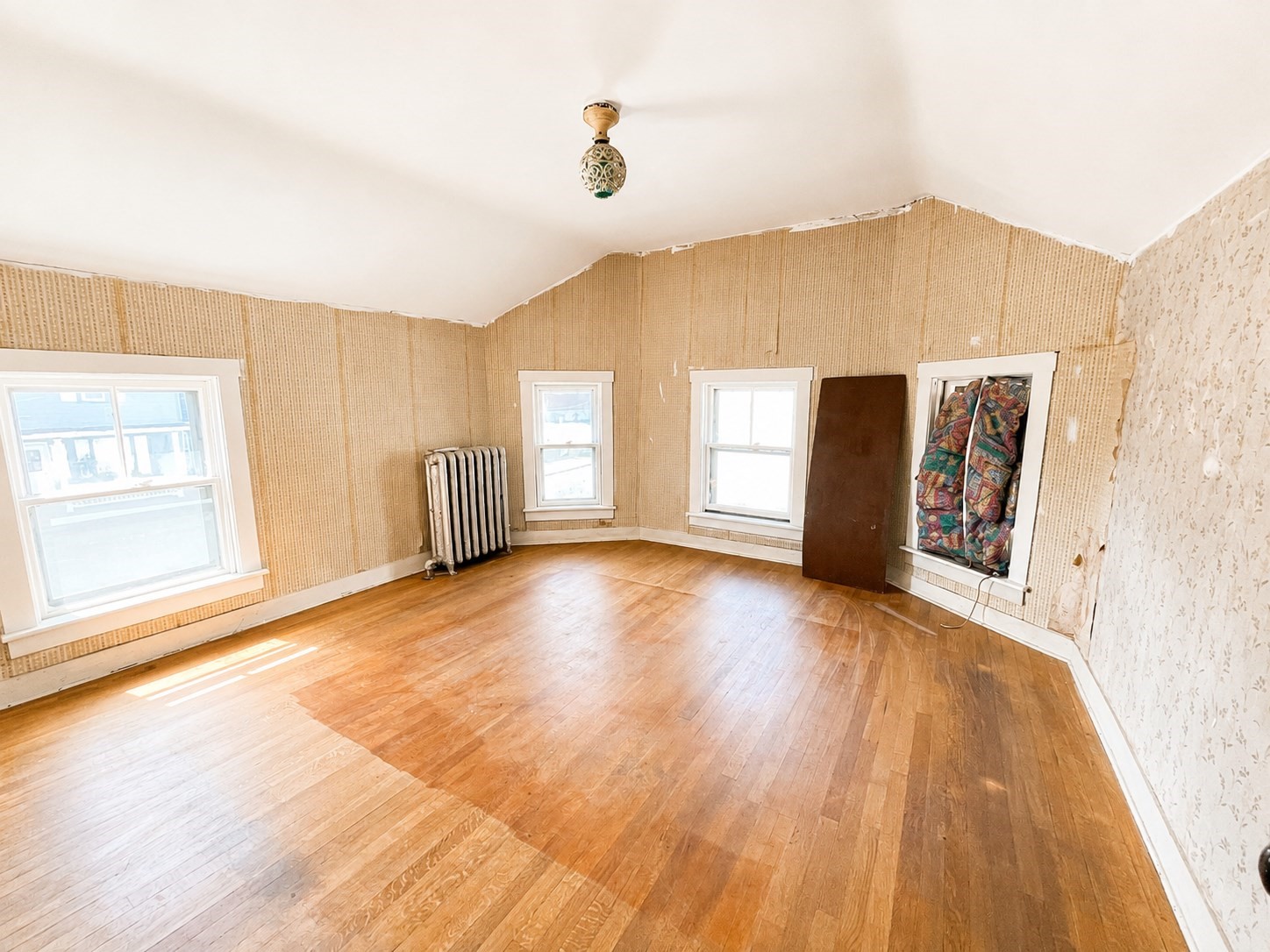 2018 Pleasant St Property Photo 17