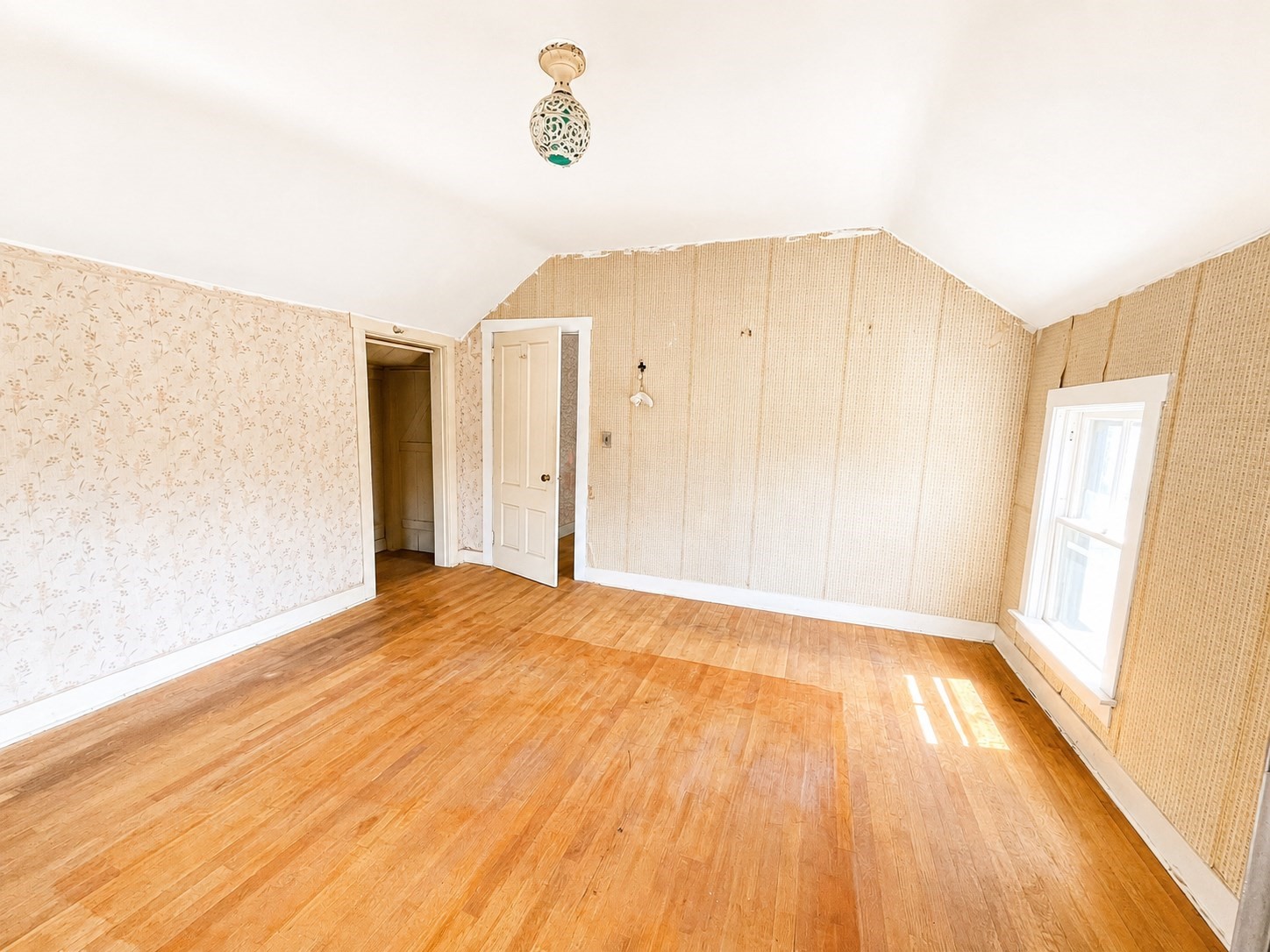 2018 Pleasant St Property Photo 18