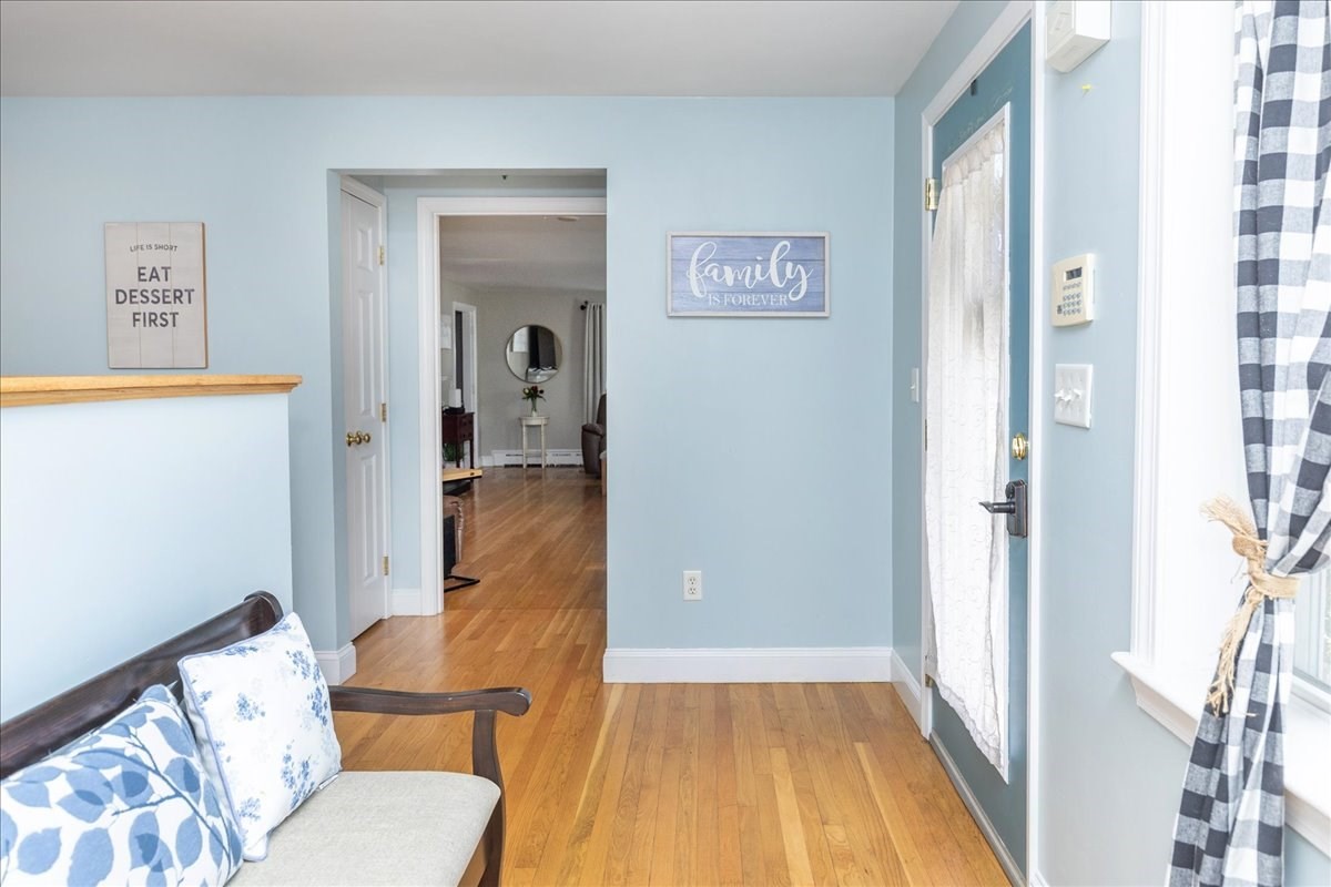 514 Pleasant St Property Photo 8